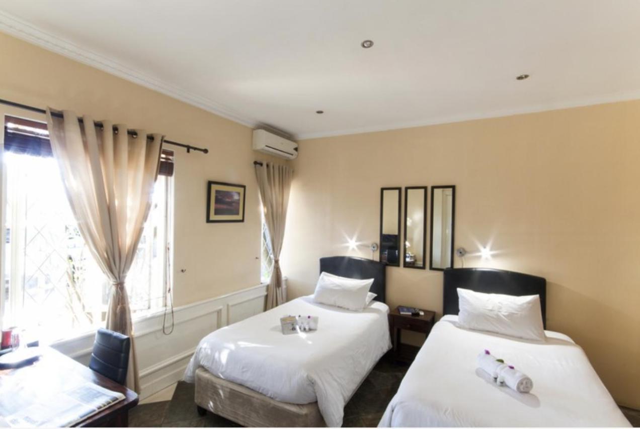 Sunbell Ventures Guesthouse ケープタウン エクステリア 写真