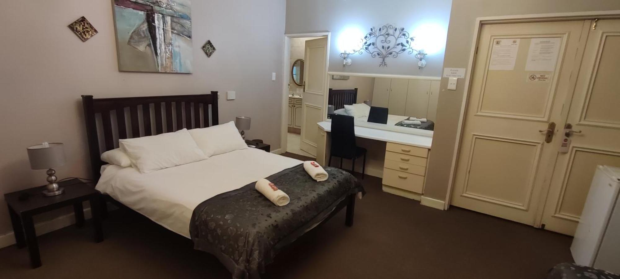 Sunbell Ventures Guesthouse ケープタウン エクステリア 写真