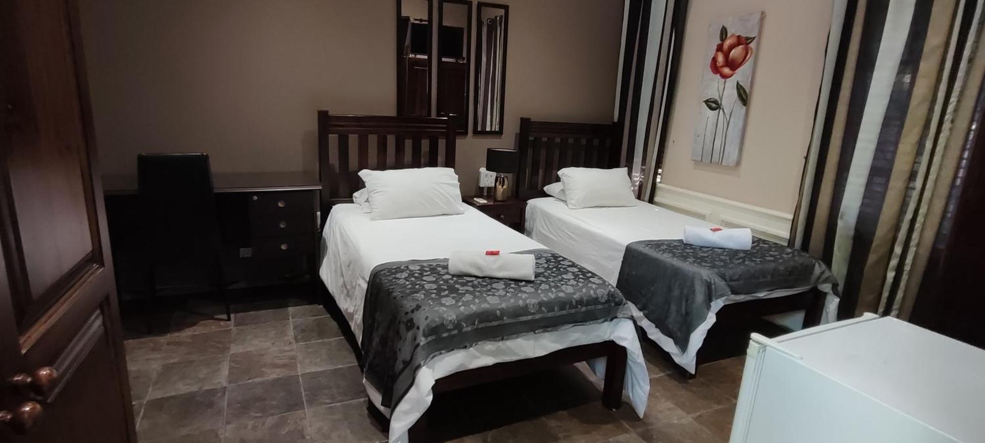 Sunbell Ventures Guesthouse ケープタウン エクステリア 写真