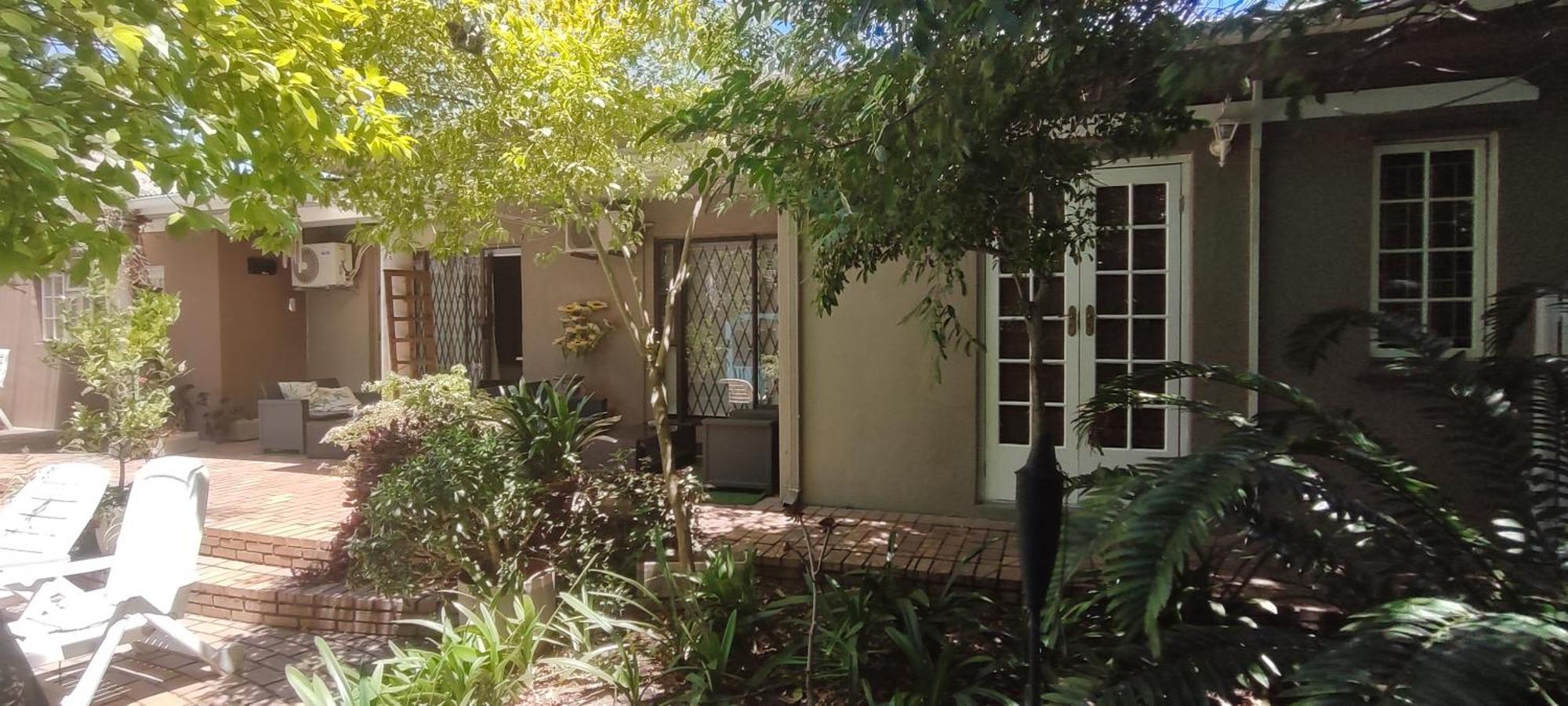 Sunbell Ventures Guesthouse ケープタウン エクステリア 写真